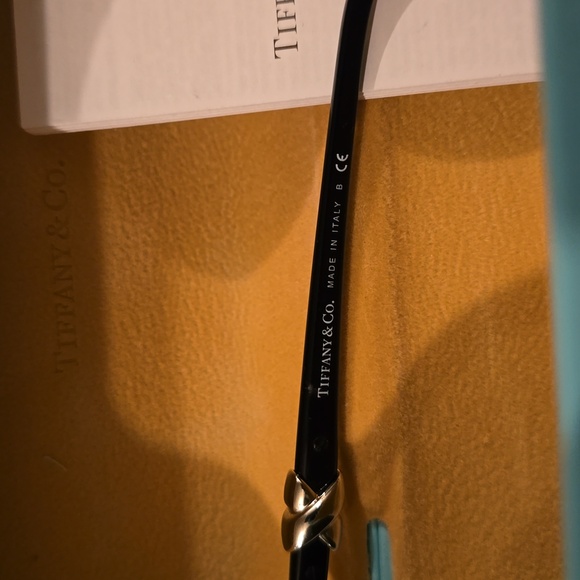 Authentic Tiffany and Co sunglasses cat eye - Picture 5 of 6